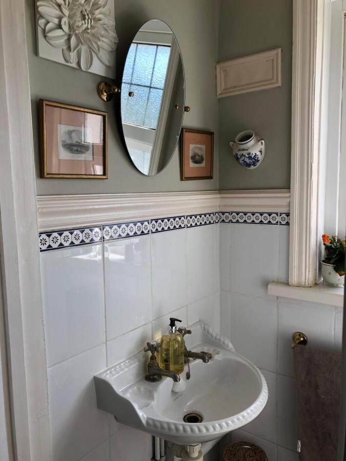 Wynberg House Bed & Breakfast Суонси Экстерьер фото